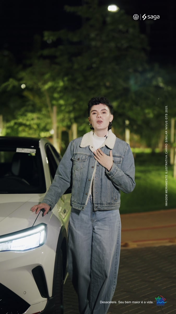 Cena de Volkswagen Saga — Lizandra ao volante