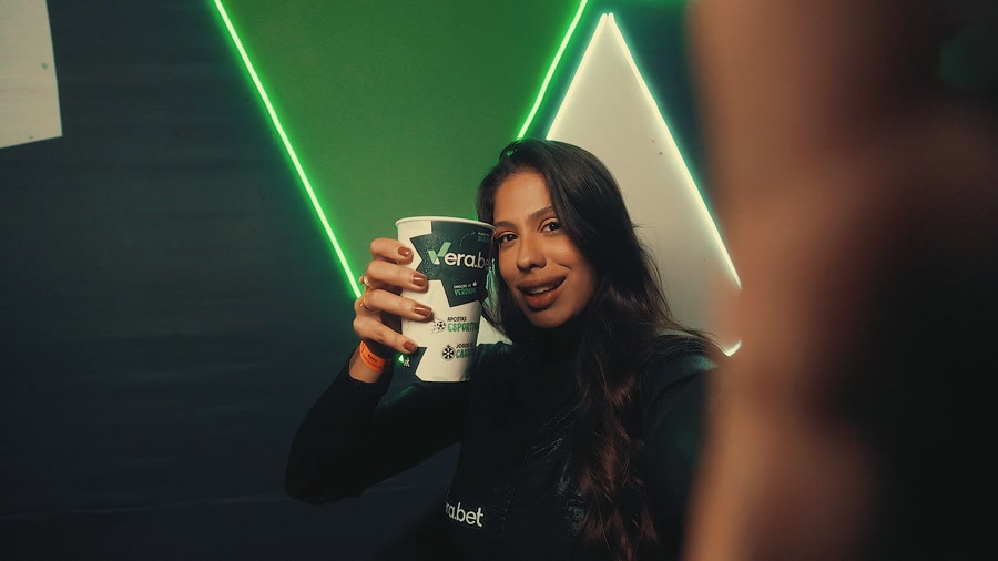 Cena de Verabet — A marca no meio do show